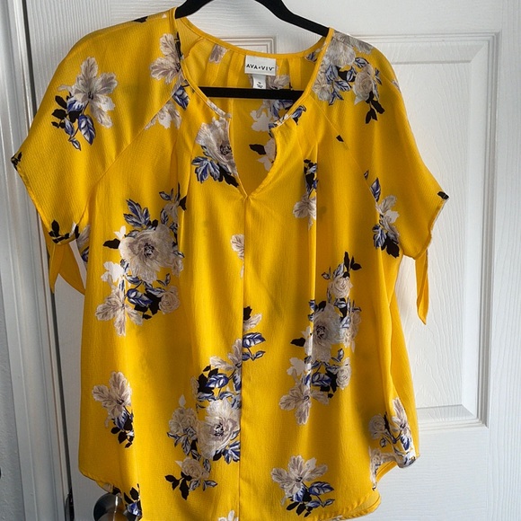 Ava & Viv Tops - Size 1X Ava & Viv top